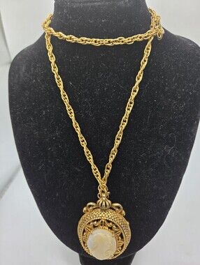 Florenza Vintage Gold Cameo Pendant Necklace - Women Jewelry